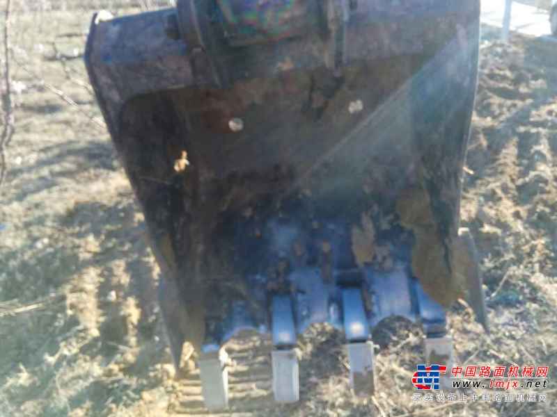 内蒙古出售转让二手8000小时2011年福田雷沃FR65挖掘机