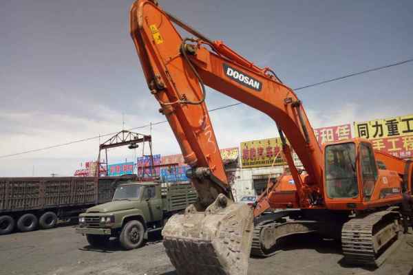 内蒙古出售转让二手7000小时2010年斗山DH300LC挖掘机