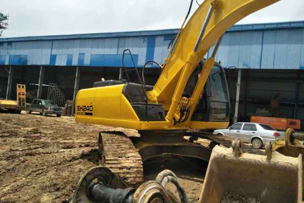 云南出售转让二手12000小时2010年住友SH240挖掘机
