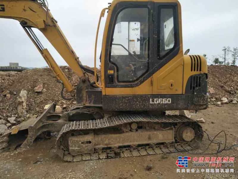 云南出售转让二手8000小时2010年临工LG660挖掘机