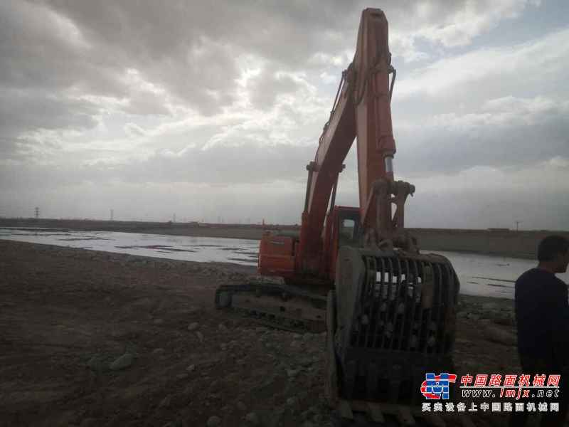 内蒙古出售转让二手16000小时2008年斗山DH220LC挖掘机