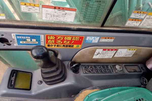 广东出售转让二手8310小时2005年神钢SK200挖掘机