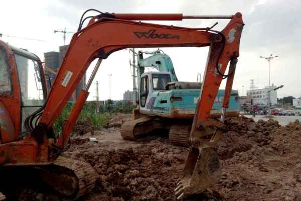 广西出售转让二手4218小时2012年斗山DH60挖掘机
