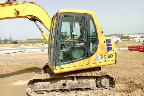 河南出售转让二手8000小时2009年小松PC60挖掘机