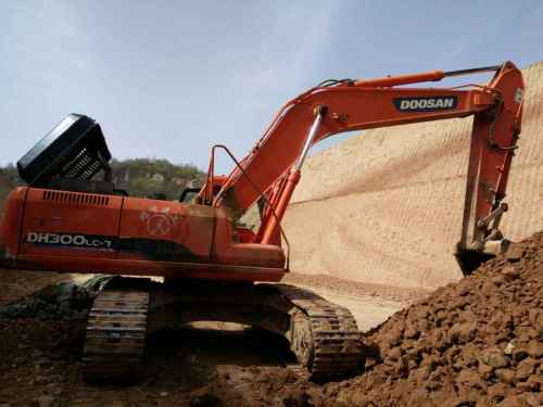 陕西出售转让二手11000小时2010年斗山DH300LC挖掘机