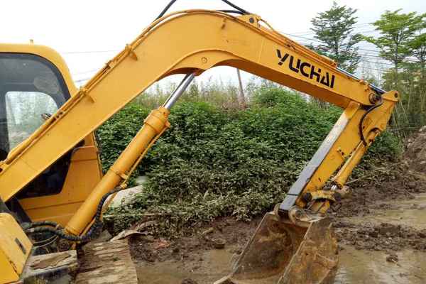 广西出售转让二手6243小时2010年玉柴YC85挖掘机