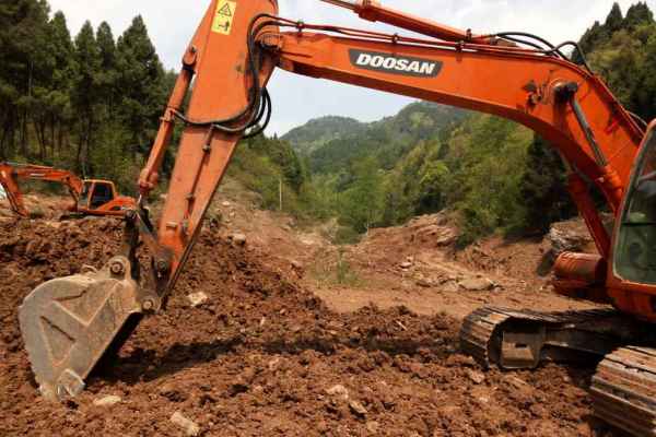 四川出售转让二手8000小时2011年斗山DH150LC挖掘机