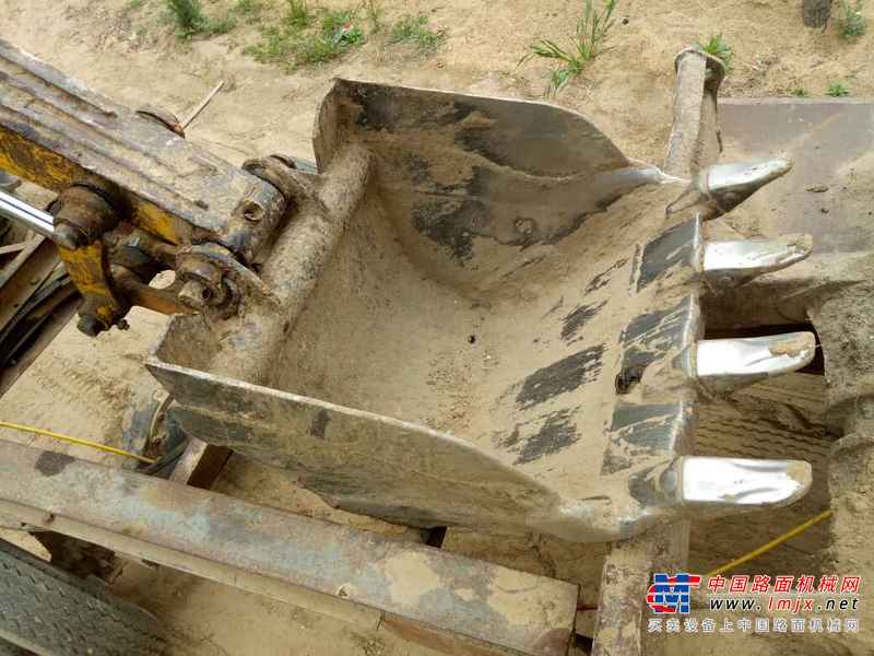 河南出售转让二手9000小时2007年现代R60挖掘机