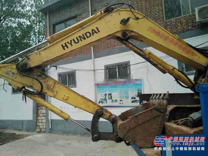河南出售转让二手6300小时2011年现代R60挖掘机