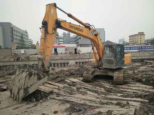 浙江出售转让二手9755小时2010年现代R215挖掘机