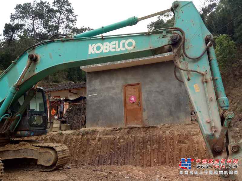 云南出售转让二手1300小时2015年神钢SK250挖掘机