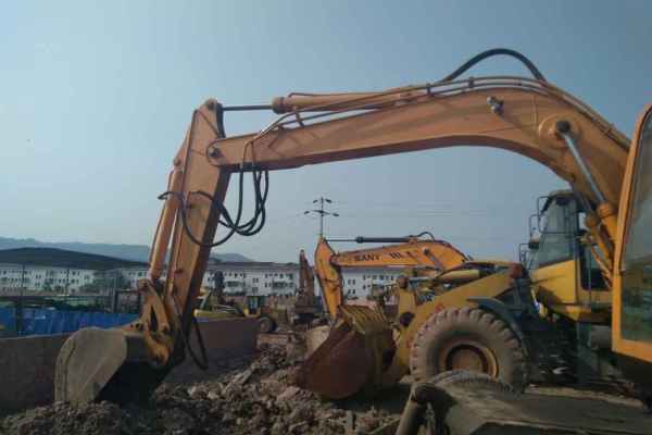 重庆出售转让二手12000小时2010年恒特重工轮挖HTL100A挖掘机