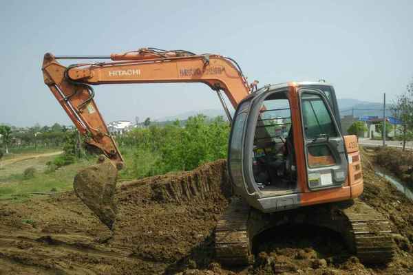 湖北出售转让二手6000小时2007年日立ZX75US挖掘机