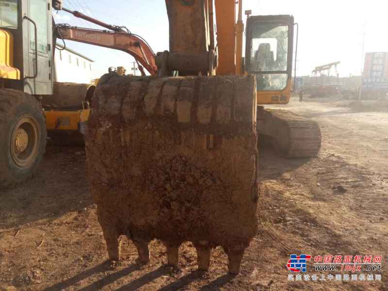 云南出售转让二手6000小时2010年福田雷沃FR220挖掘机