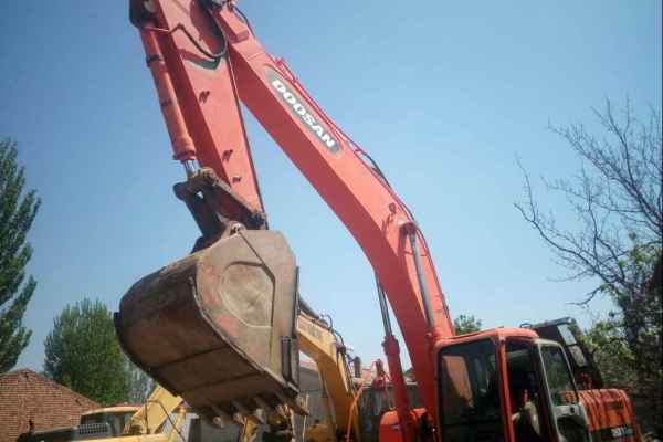 河北出售转让二手12000小时2011年斗山DH370LC挖掘机