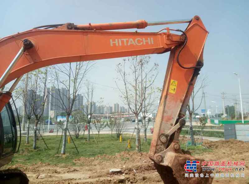 安徽出售转让二手9800小时2010年日立ZX200挖掘机
