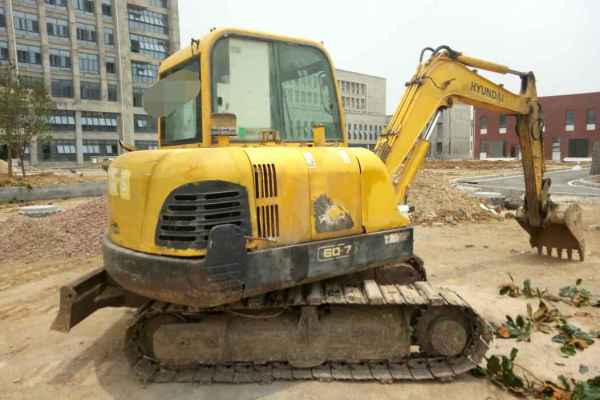 安徽出售转让二手16000小时2008年现代R60挖掘机