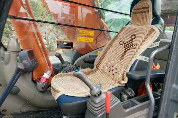 贵州出售转让二手6800小时2007年日立ZX350K挖掘机