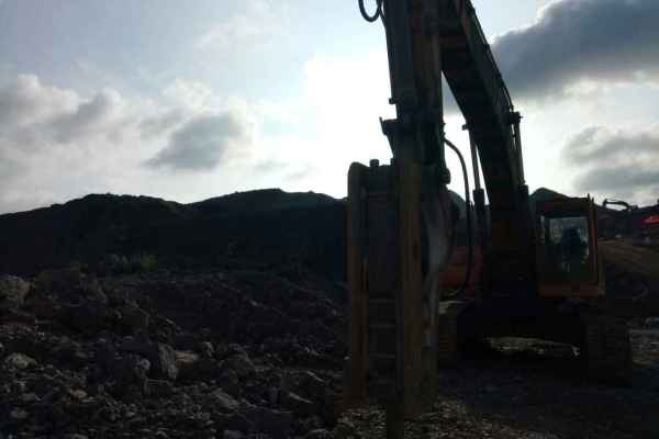 贵州出售转让二手8000小时2012年詹阳动力JY644E挖掘机