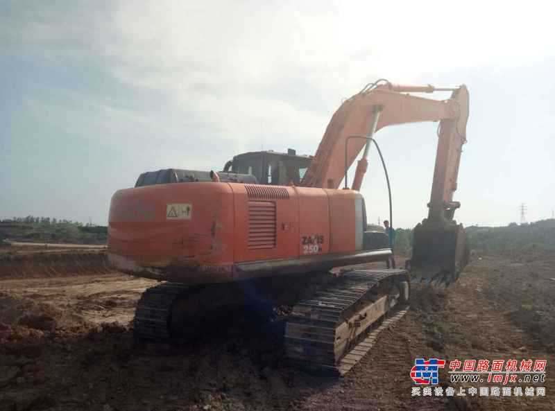 安徽出售转让二手9702小时2010年日立ZX250H挖掘机