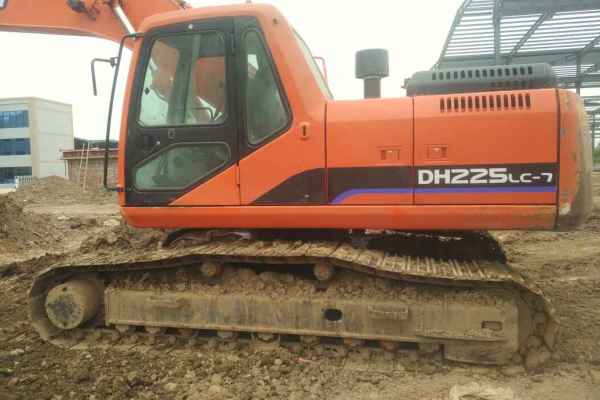陕西出售转让二手5650小时2010年斗山DH225挖掘机