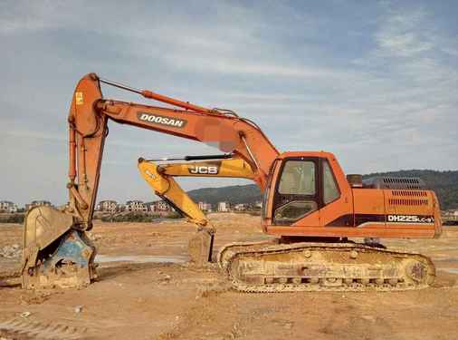 湖北出售转让二手5809小时2012年斗山DH225LC挖掘机
