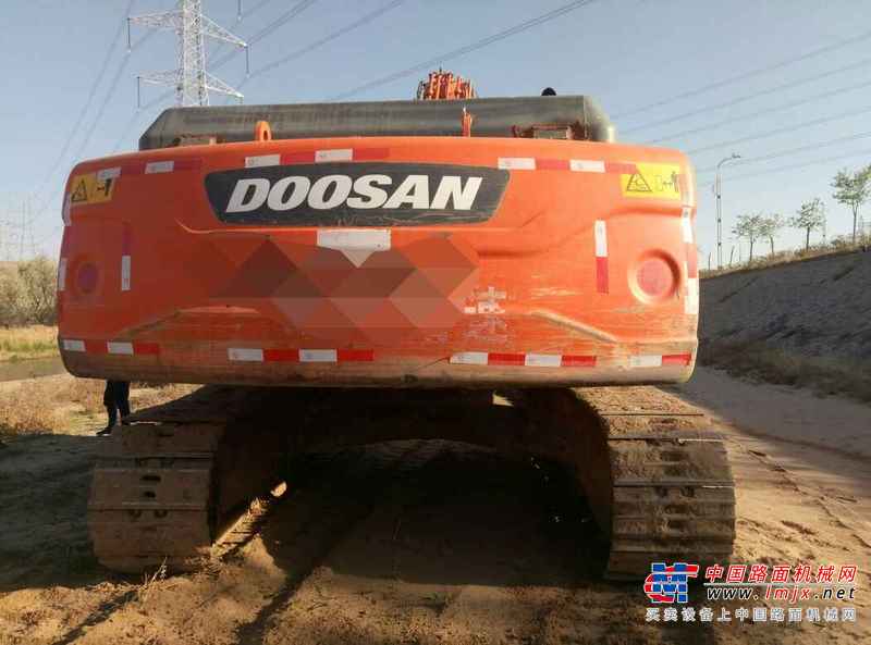 宁夏出售转让二手9000小时2011年斗山DX300LC挖掘机