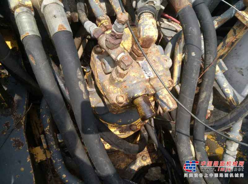 广东出售转让二手15000小时2003年住友S265F2挖掘机