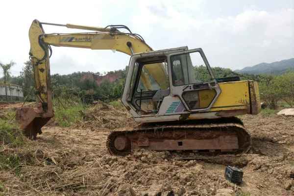 广东出售转让二手15000小时2003年住友S265F2挖掘机