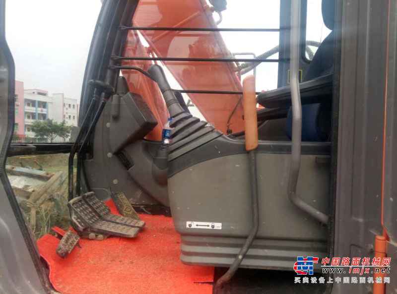 广东出售转让二手3800小时2013年日立ZX120挖掘机
