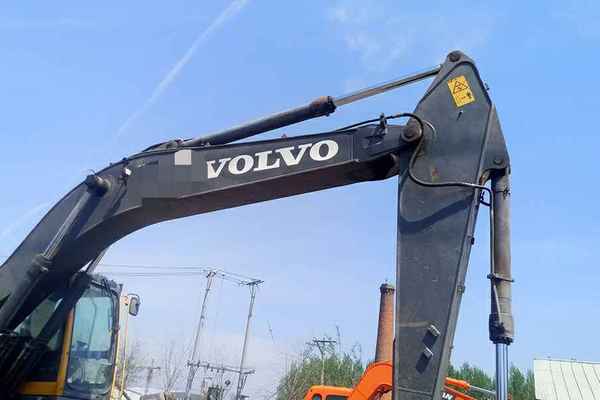 黑龙江出售转让二手10000小时2008年沃尔沃EC240BLC挖掘机