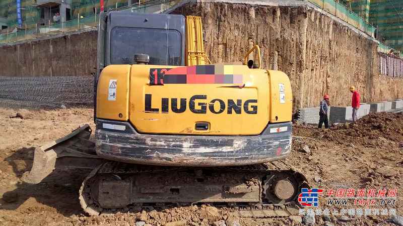 黑龙江出售转让二手8200小时2011年柳工908D挖掘机