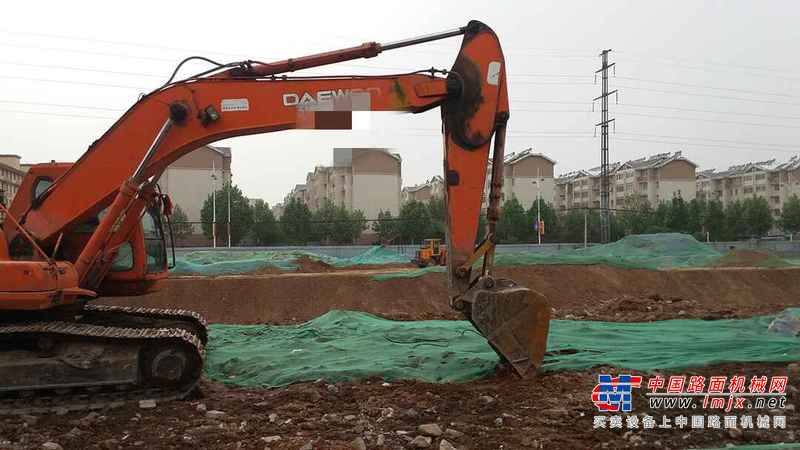 河南出售转让二手12000小时2004年大宇DH220LC挖掘机
