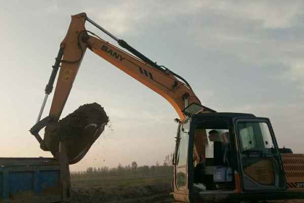 山东出售转让二手3500小时2013年三一重工SY135C挖掘机