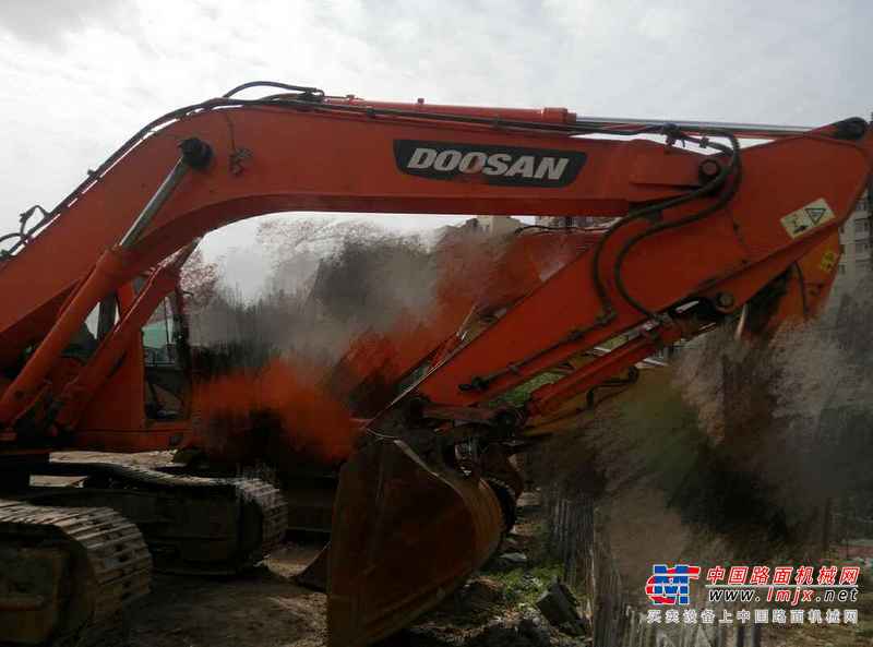辽宁出售转让二手8785小时2011年斗山DH300LC挖掘机