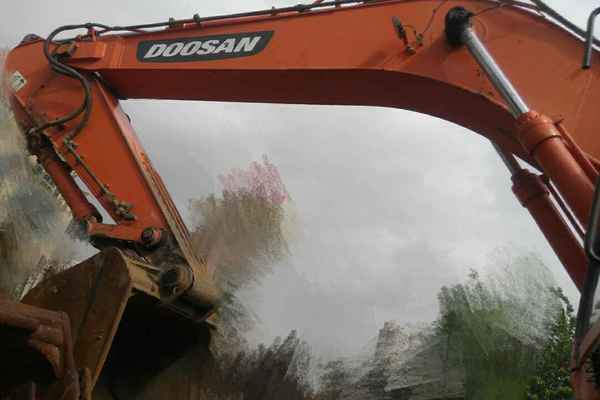 辽宁出售转让二手8785小时2011年斗山DH300LC挖掘机