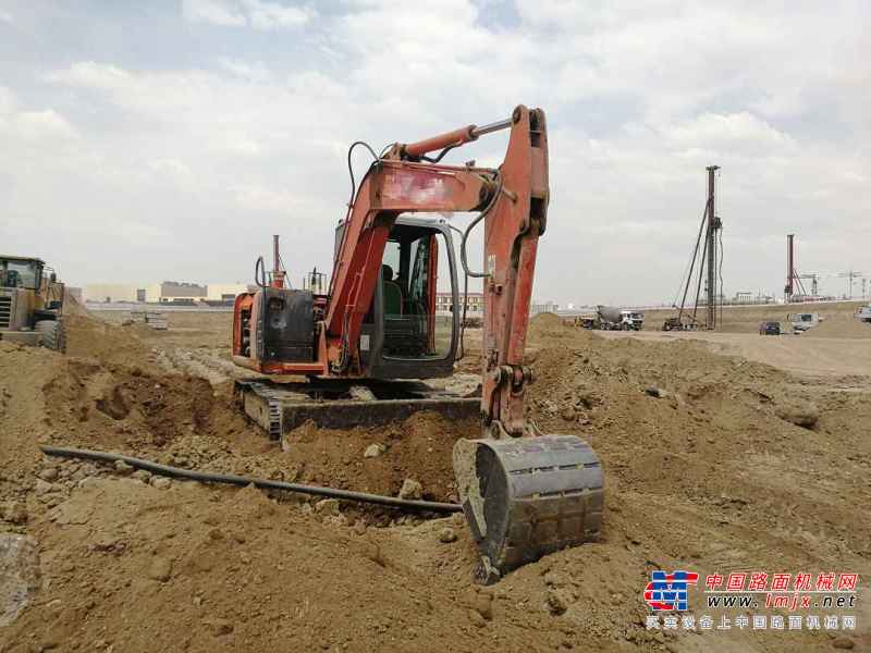 内蒙古出售转让二手8600小时2010年日立ZX60挖掘机