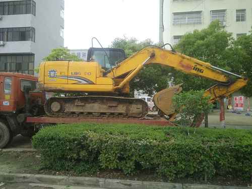 湖北出售转让二手7800小时2010年龙工LG6150挖掘机
