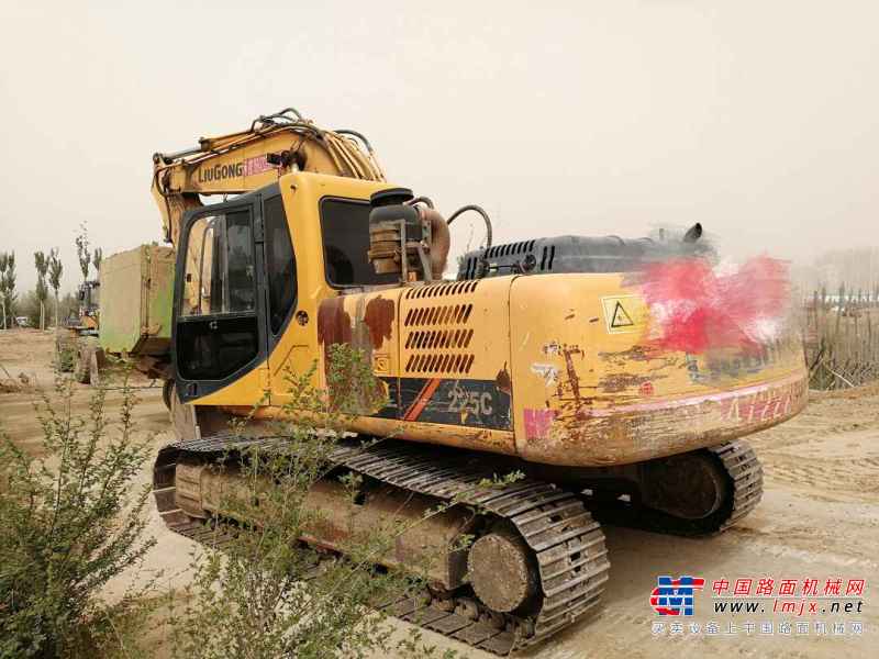 内蒙古出售转让二手12000小时2010年柳工225C挖掘机