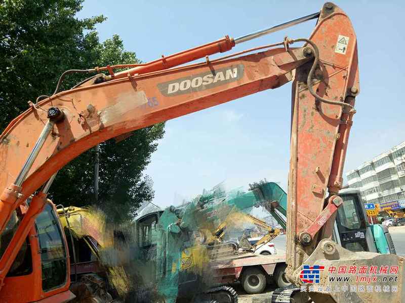 河南出售转让二手7000小时2010年斗山DX260LC挖掘机