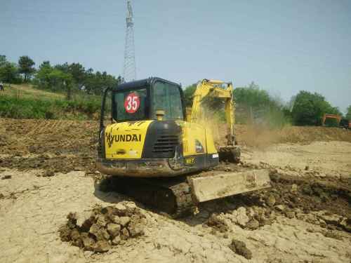 湖北出售转让二手4200小时2012年现代R60挖掘机