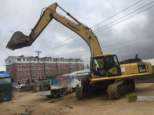黑龙江出售转让二手18000小时2004年小松PC360挖掘机