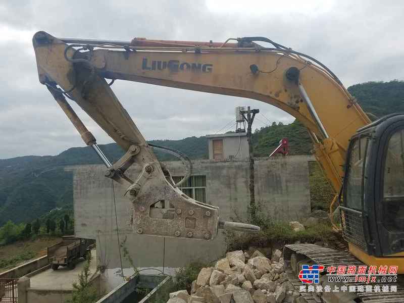 贵州出售转让二手5173小时2013年柳工CLG925D挖掘机