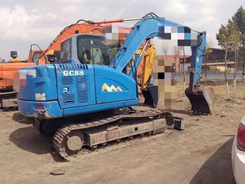 内蒙古出售转让二手8000小时2013年山重建机GC88挖掘机