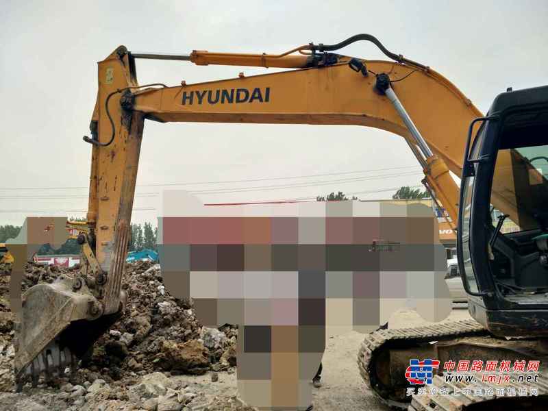 河南出售转让二手8400小时2010年现代R215挖掘机