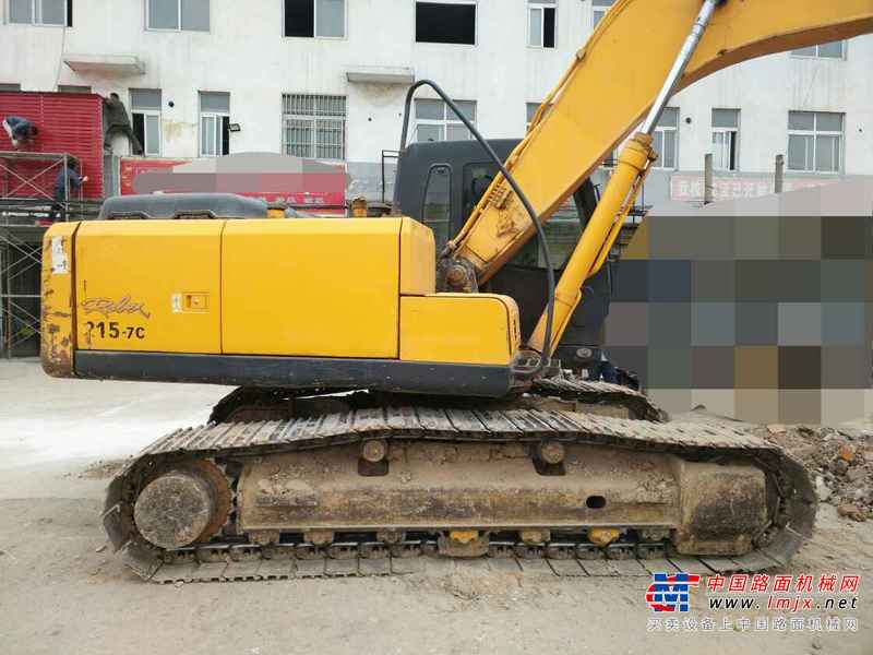 河南出售转让二手8400小时2010年现代R215挖掘机