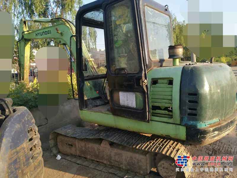河南出售转让二手10000小时2005年现代R60挖掘机