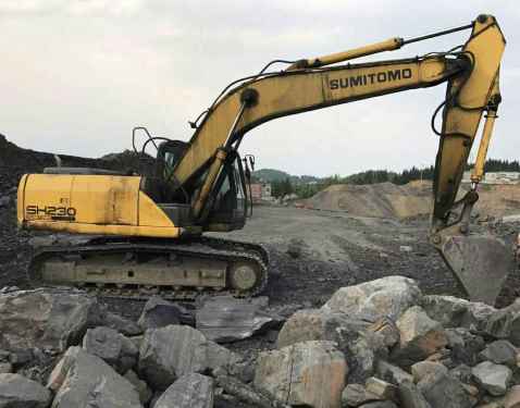 贵州出售转让二手6000小时2011年住友SH210挖掘机