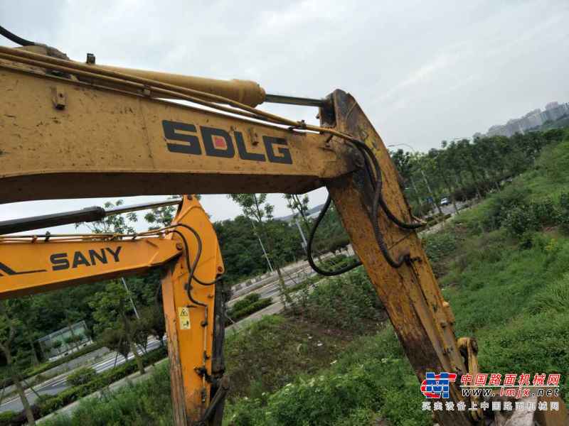 重庆出售转让二手3000小时2015年临工LG6135挖掘机