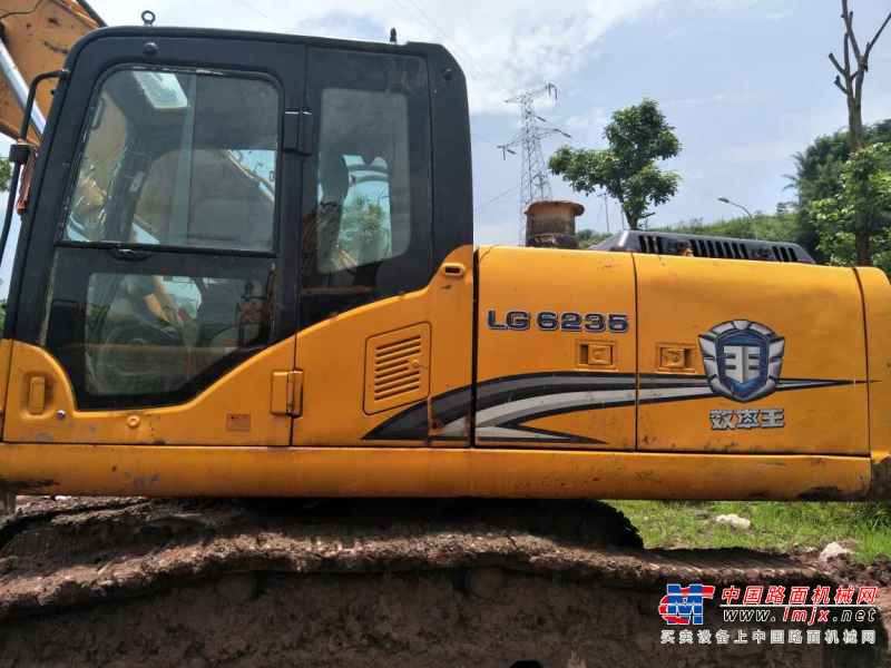 重庆出售转让二手7000小时2012年龙工LG6235挖掘机